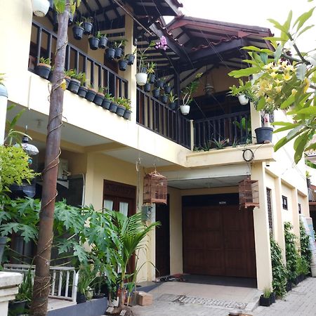 Griya Jene Homestay Syariah Ngabean Exteriör bild