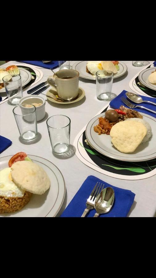 Griya Jene Homestay Syariah Ngabean Exteriör bild