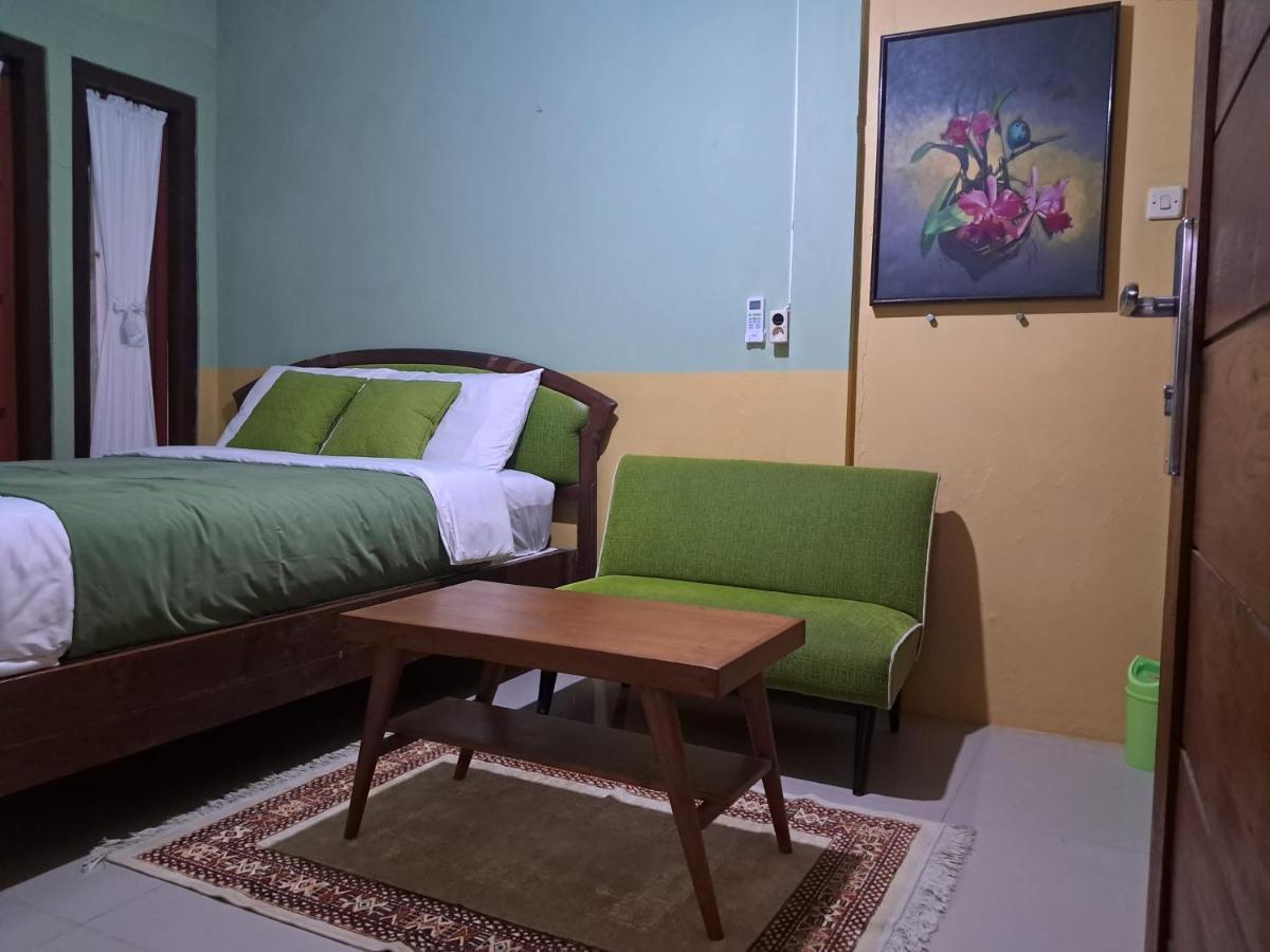 Griya Jene Homestay Syariah Ngabean Exteriör bild