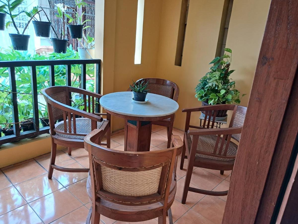 Griya Jene Homestay Syariah Ngabean Exteriör bild