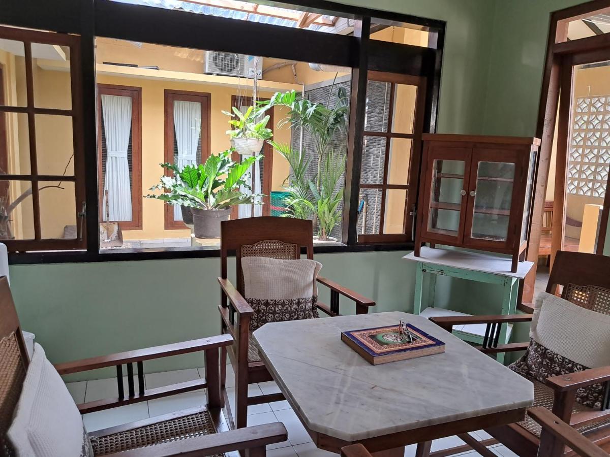 Griya Jene Homestay Syariah Ngabean Exteriör bild